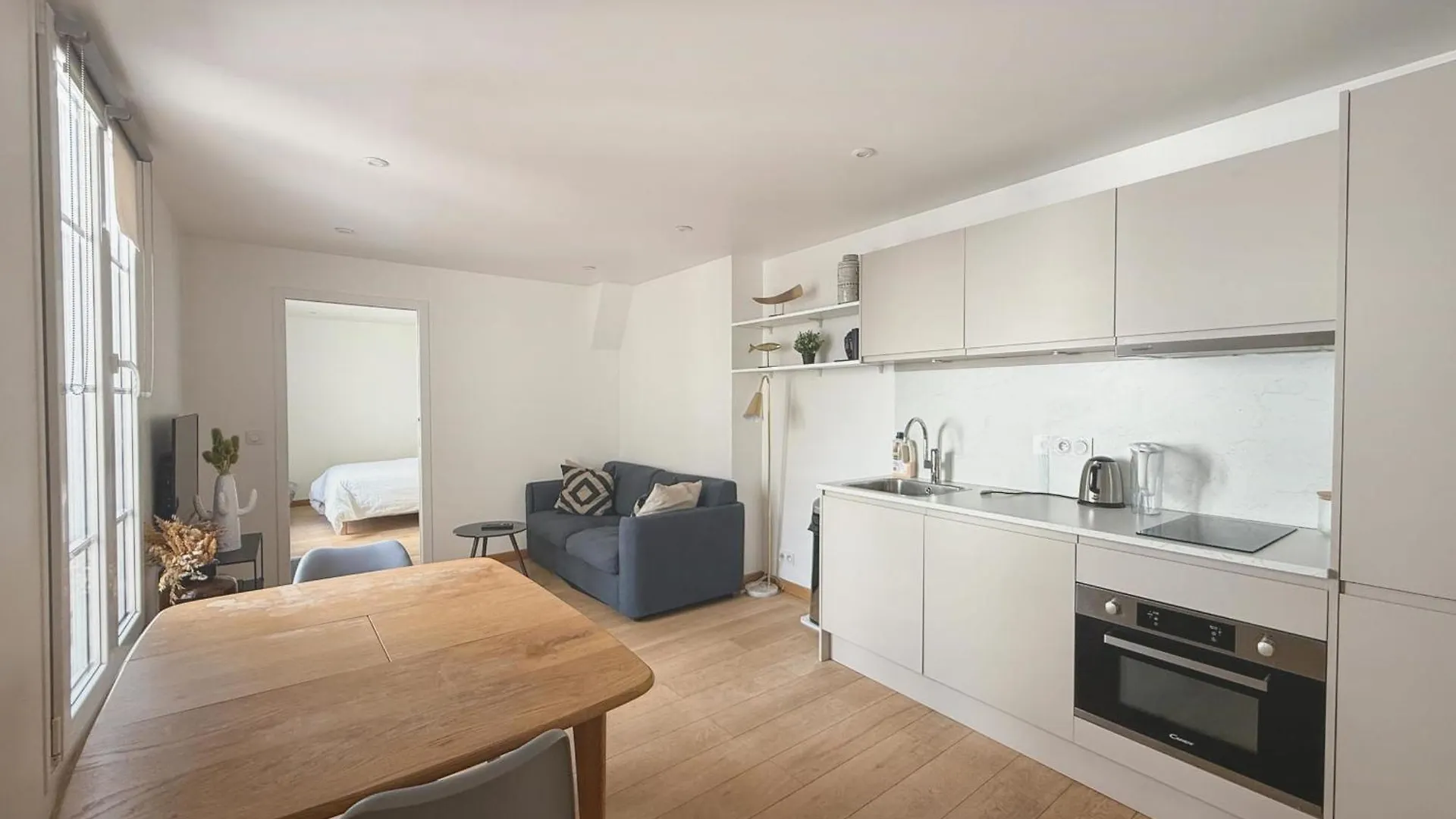 Sunny 1-Bed In Paris Marais District Apartment France